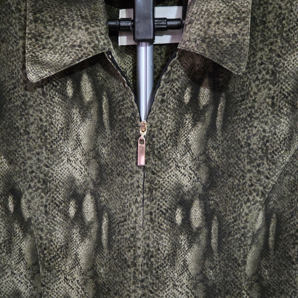 Vintage Dana Buchman 100% Silk Animal Print Zip Blouse – Size 2 - Picture 2 of 7